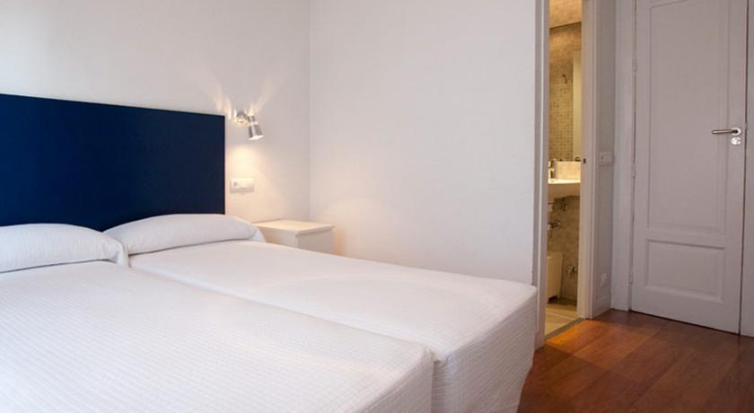 Hostal Santa Isabel Madrid Chambre photo